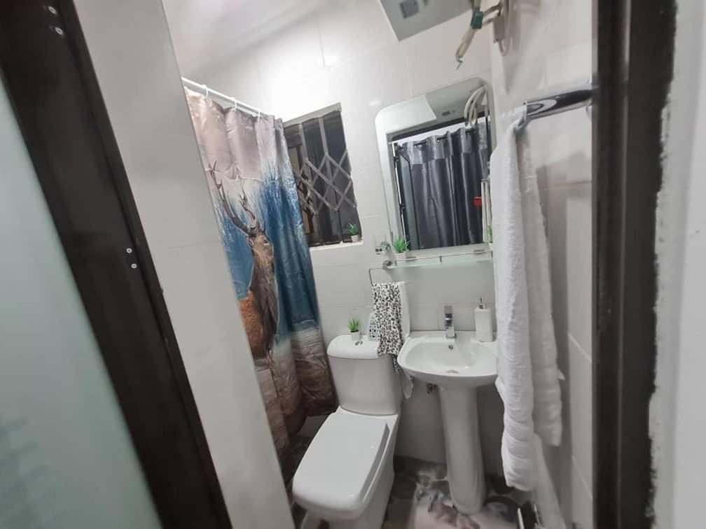 Nesta Barron -Home Away From Home North Legon Exterior foto
